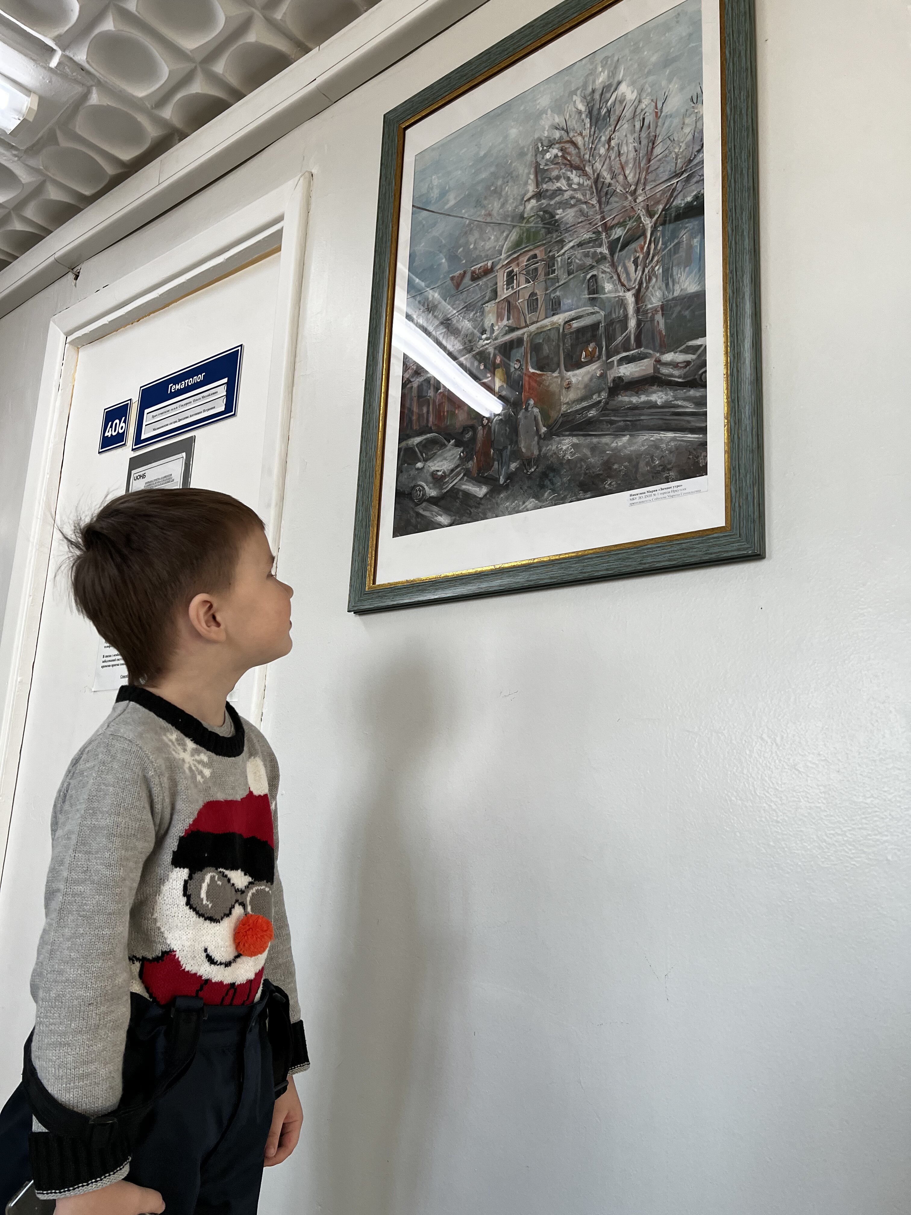 Exhibition of children's works within the walls of our hospital